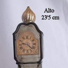Miniaturas de perfumes antiguos: FRASCO ANTIGUO DE AVON RELOJ DE PENDULO. Lote 50958975