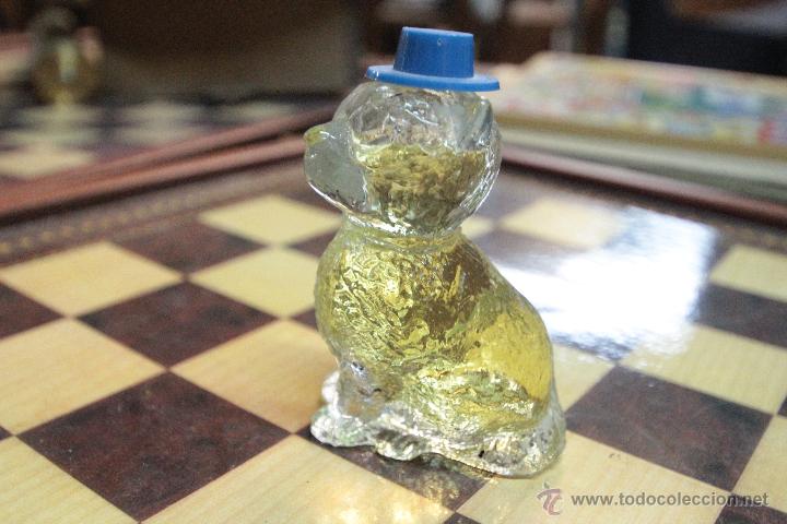 Miniaturas de perfumes antiguos: BOTE DE PERFUME EN FORMA DE GATO, CON SOMBRERO, DE CRISTAL