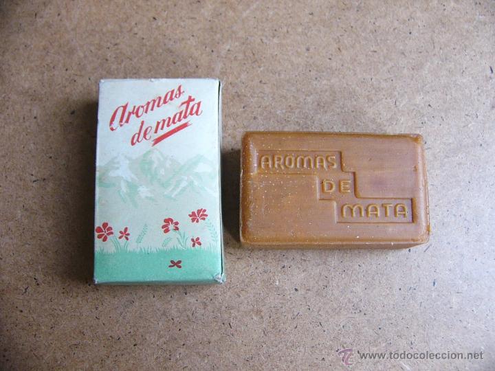 Miniaturas de perfumes antiguos: Antigua caja Aromas de Mata con su pastilla de jabon - Grasas y Jabones SA Barcelona