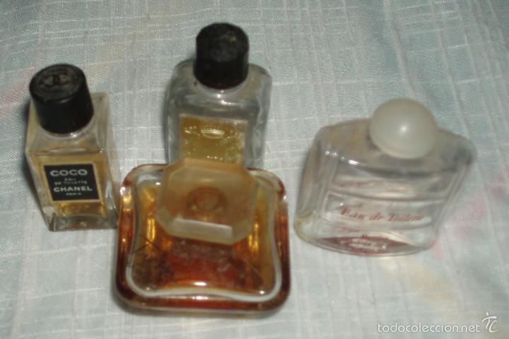 &Eacute;chantillons de parfums anciens: cuatro miniaturas de perfume dos con algo de perfume original