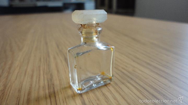 &Eacute;chantillons de parfums anciens: ANTIGUO PEQUE&Ntilde;O FRASCO DE PERFUME.CBG.