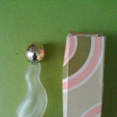 Miniaturas de perfumes antiguos: ENVASE COLONIA AVON SEAL TOPAZE VACIO CON SU CAJA ORIGINAL CON FORMA DE FOCA CON PELOTA.