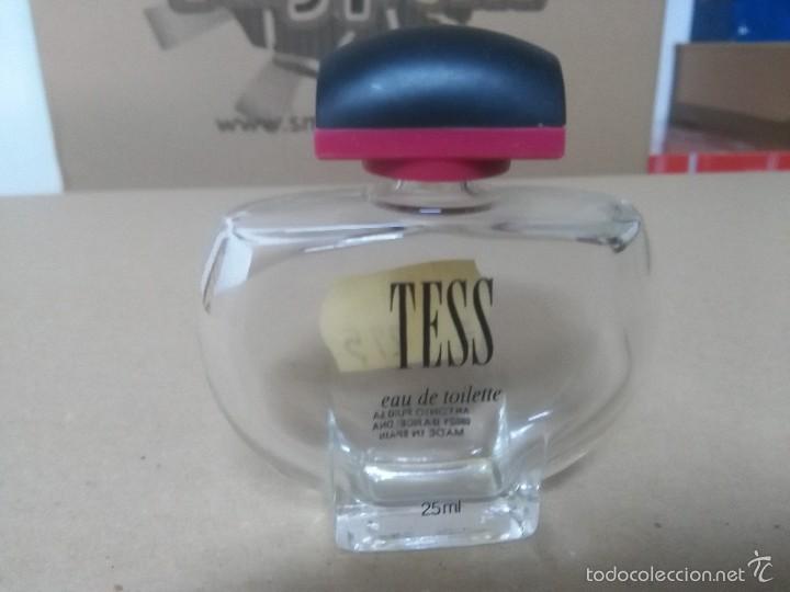&Eacute;chantillons de parfums anciens: ANTIGUA BOTELLITA DE COLONIA TESS -- PUIG -- VAC&Iacute;A -- A&Ntilde;OS 80??