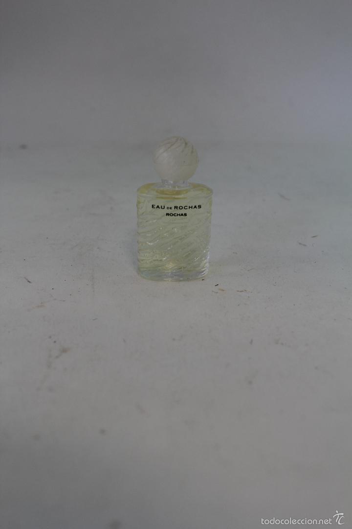 Miniaturas de perfumes antiguos: Miniatura de perfume Eau de Rochas. - Foto 1