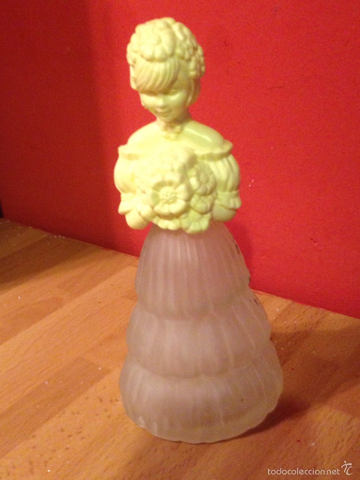 Miniaturas de perfumes antiguos: Botella de colonia avon cotillion - Foto 1