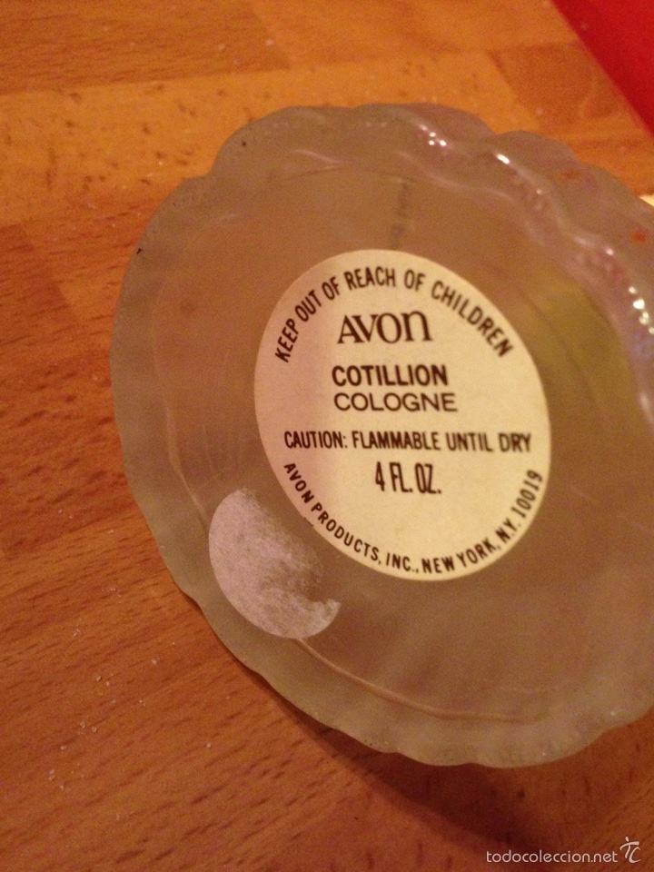 Miniaturas de perfumes antiguos: Botella de colonia avon cotillion - Foto 2