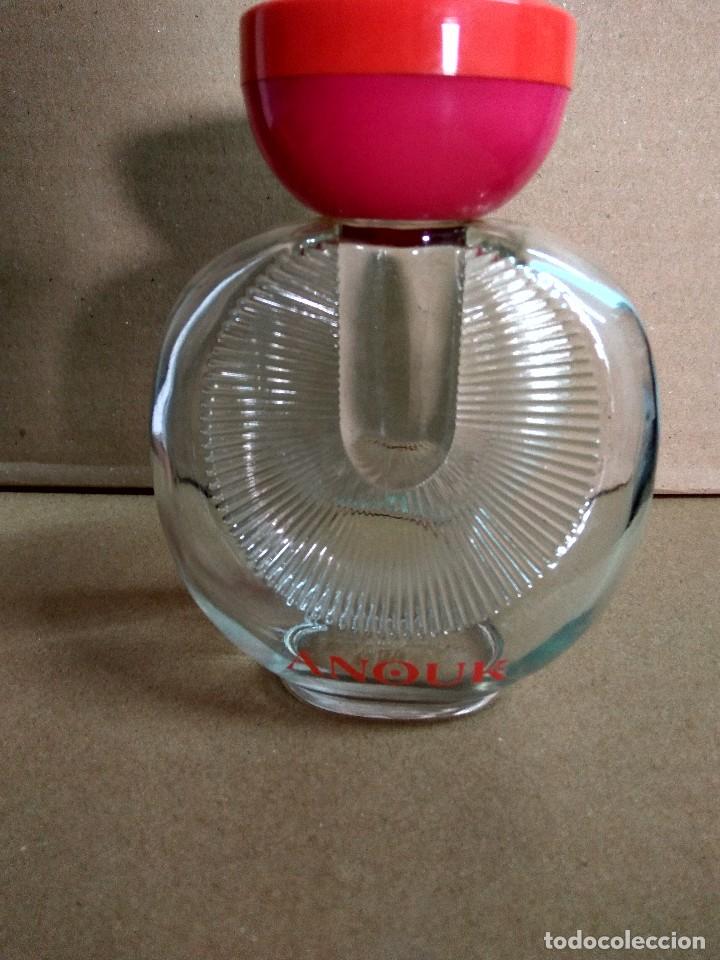 Miniaturen von alten Parf&uuml;men: ANTIGUA BOTELLA DE COLONIA ANOUK -- WILLIAMS HISPANIA S.A. --  200 ML. -- VAC&Iacute;A -- A&Ntilde;OS 80??