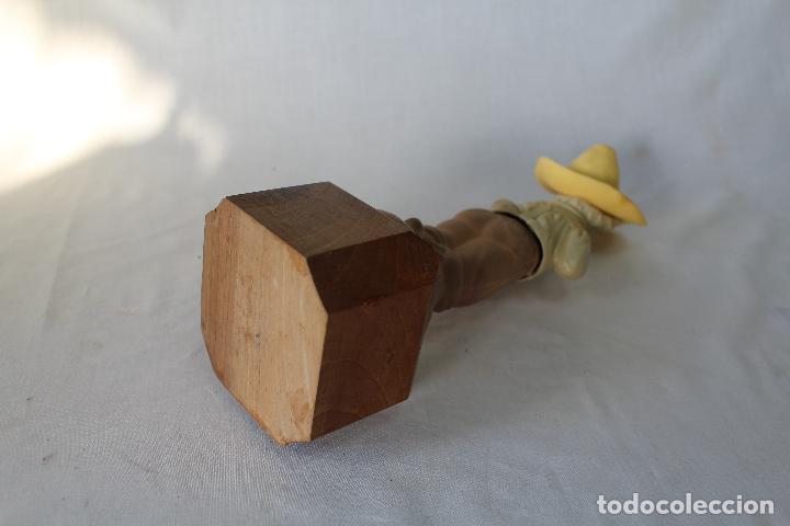 Miniaturas de perfumes antiguos: BOTELLA DE COLONIA CON FORMA DE NI&Ntilde;O - Foto 4