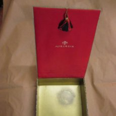 Miniaturas de perfumes antiguos: CAJA DE CARTON DECORADA Y TAPIZADA EN TAPA ' MYRURGIA ' PERFUMES + INFO
