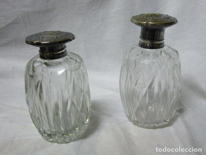 Miniaturas de perfumes antigos: PAREJA DE FRASCOS TALLA ANTIGUA ALTURA 15,50 CM.