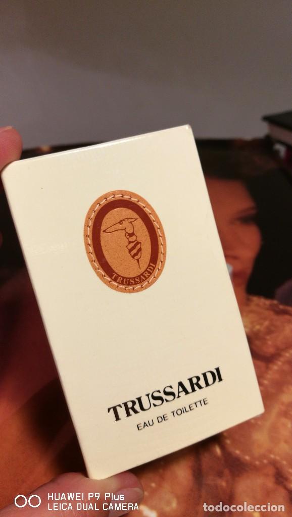 Miniaturas de perfumes antiguos: MUESTRA TRUSSARDI. - Foto 2