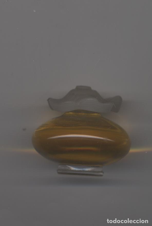 Miniaturas de perfumes antiguos: PEQUE&Ntilde;O FRASCO DE PERFUME - Foto 1