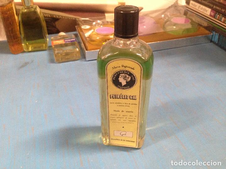 Miniaturas de perfumes antigos: ANTIGUO FRASCO LOCION PETROLEO GAL PERFUMERIA GAL MADRID. NUEVO SIN ABRIR