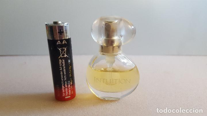 Miniaturas de perfumes antiguos: Mini colonia Intuition - Foto 1