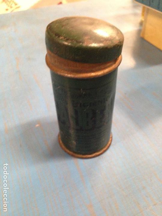 Miniaturen von alten Parf&uuml;men: ANTIGUO FRASCO POLVOS HIGIENICOS CALBER BOTE CHAPA NUMERO 0