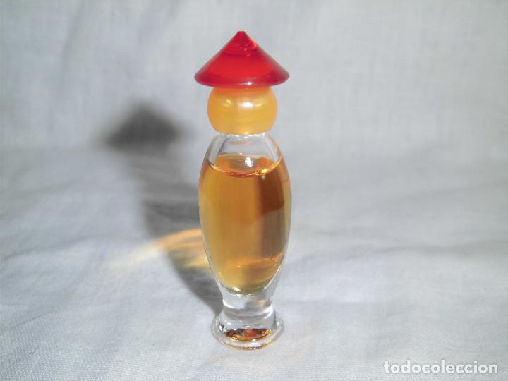Miniaturas de perfumes antiguos: MINIATURA DE PERFUME TOCADE ROCHAS - Foto 1