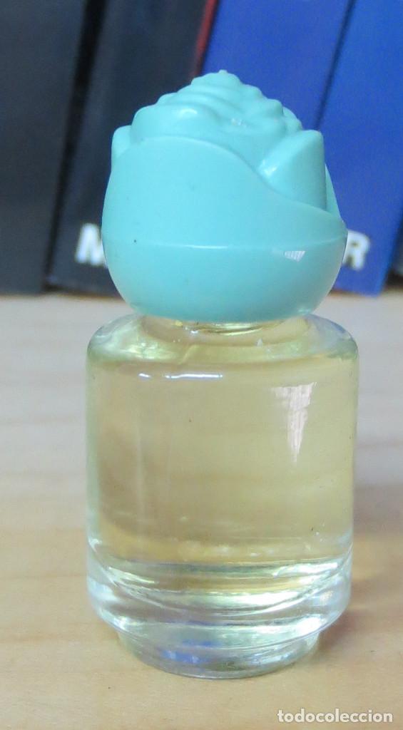 Miniaturas de perfumes antiguos: MINIATURA DE PERFUME LLENA - Foto 1