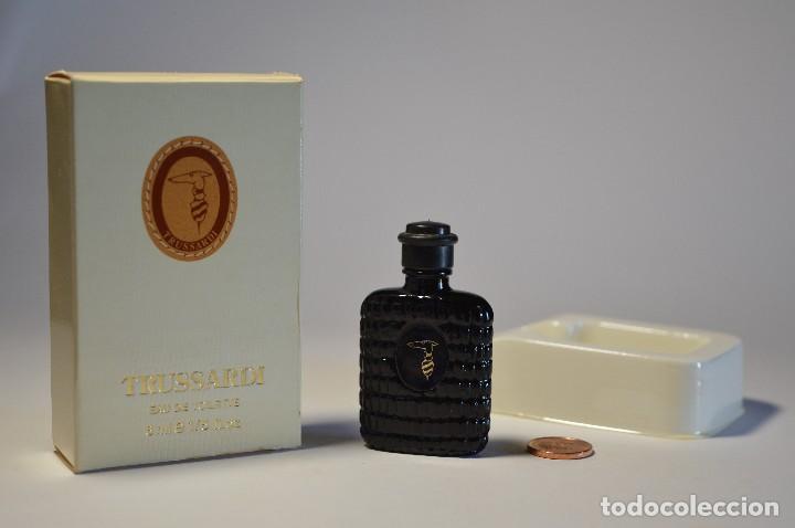 Miniature di profumi antiche: MINIATURA COLONIA PERFUME TRUSSARDI PARFUMS EAU DE TOILETTE MADE IN ITALY INCLUYE CAJA
