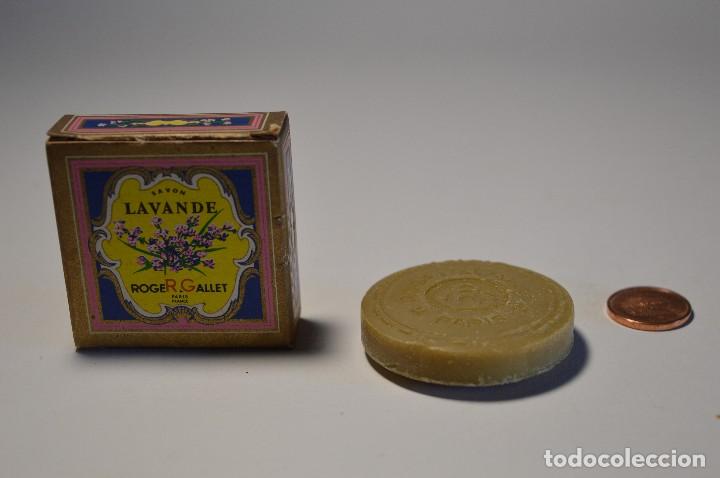 Miniature di profumi antiche: MINIATURA JAB&Oacute;N PERFUMADO SAVON LAVANDE ROGER & GALLET PARIS MADE IN FRANCE INCLUYE CAJA