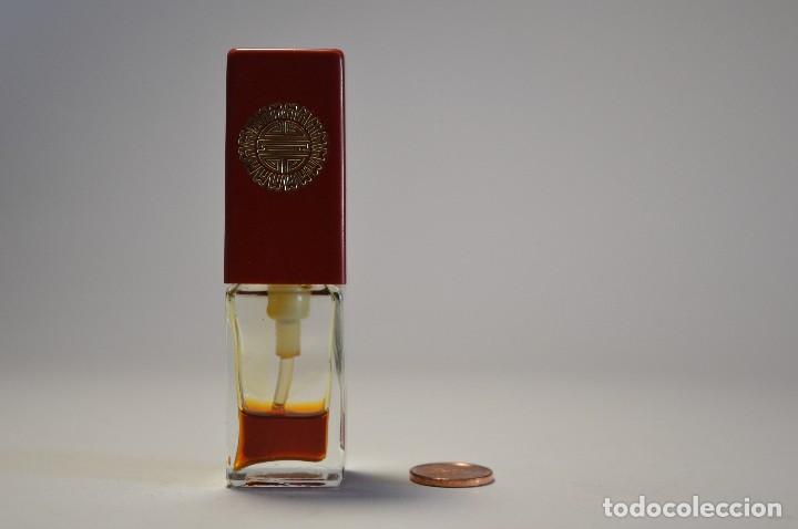 &Eacute;chantillons de parfums anciens: MINIATURA COLONIA PERFUME CINNABAR EAU DE PARFUM SPRAY SIN CAJA PIEZA COLECCIONISMO