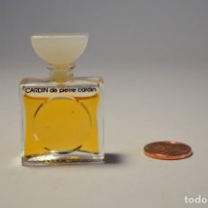 Miniaturas de perfumes antiguos: MINIATURA COLONIA PERFUME CARDIN DE PIERRE CARDIN PEQUEÑO FRASCO SIN CAJA PIEZA COLECCIONISMO. Lote 91452275