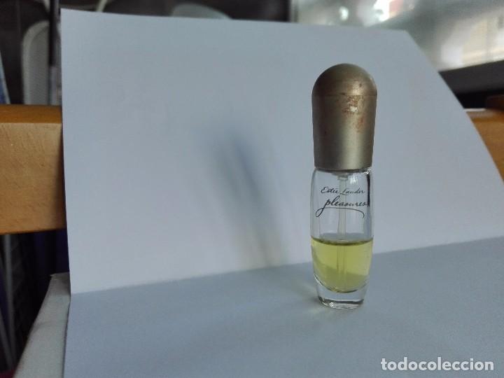 Miniaturen von alten Parf&uuml;men: COLONIA - PLEASURES ESTEE LAUDER  - PESO 50 GR  - MEDIO LLENO  -PLO