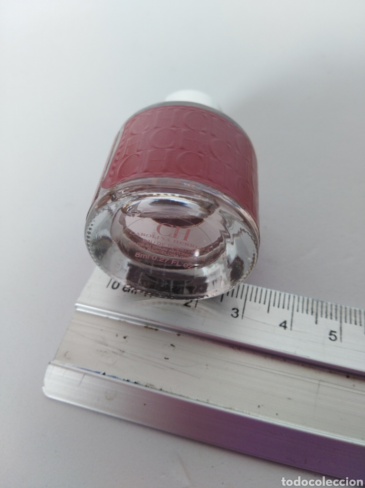 Miniaturas de perfumes antiguos: Carolina Herrera 8ml. - Foto 2