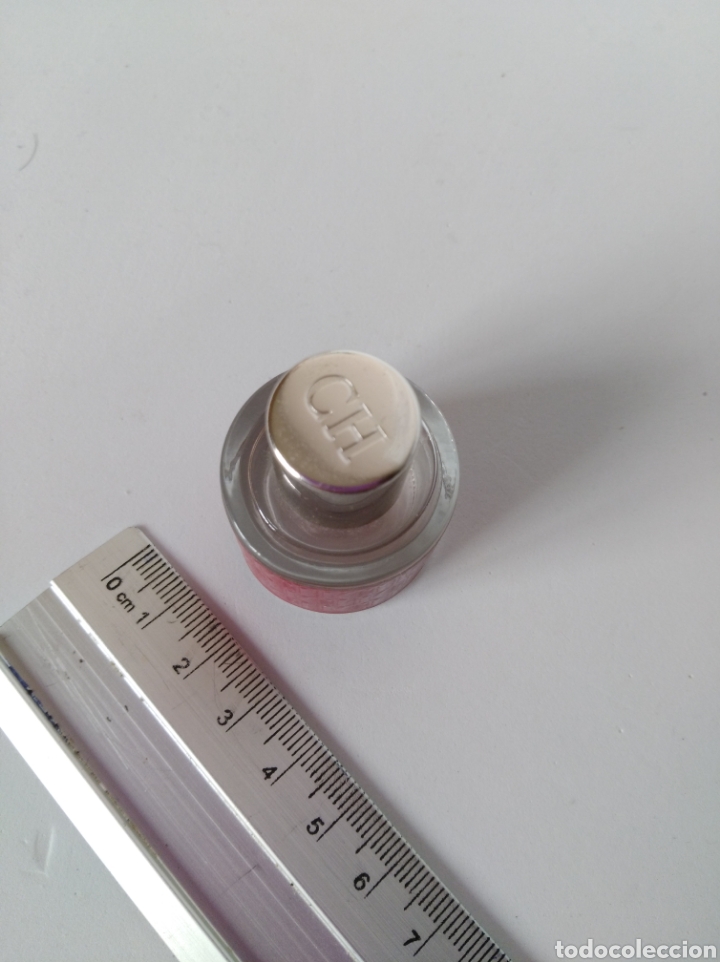 Miniaturas de perfumes antiguos: Carolina Herrera 8ml. - Foto 3