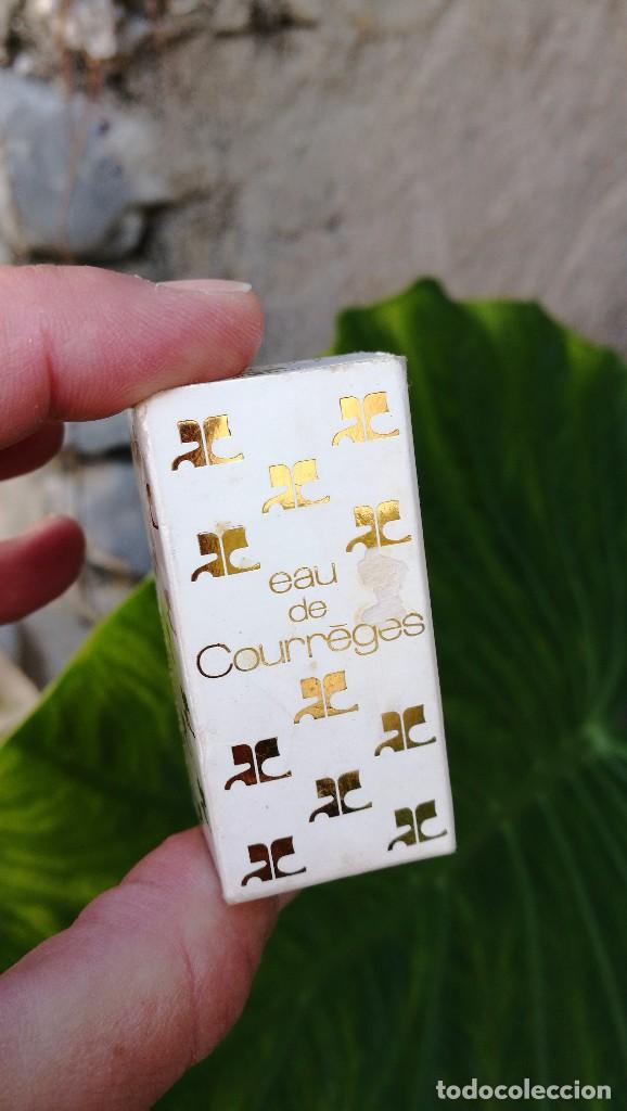 Miniaturas de perfumes antiguos: MUESTRA EAU DE COURR&Egrave;GES. - Foto 4