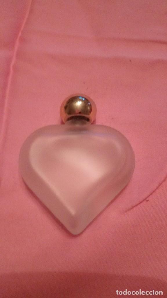 Miniaturas de perfumes antiguos: Miniatura de perfume forma de coraz&oacute;n. - Foto 2