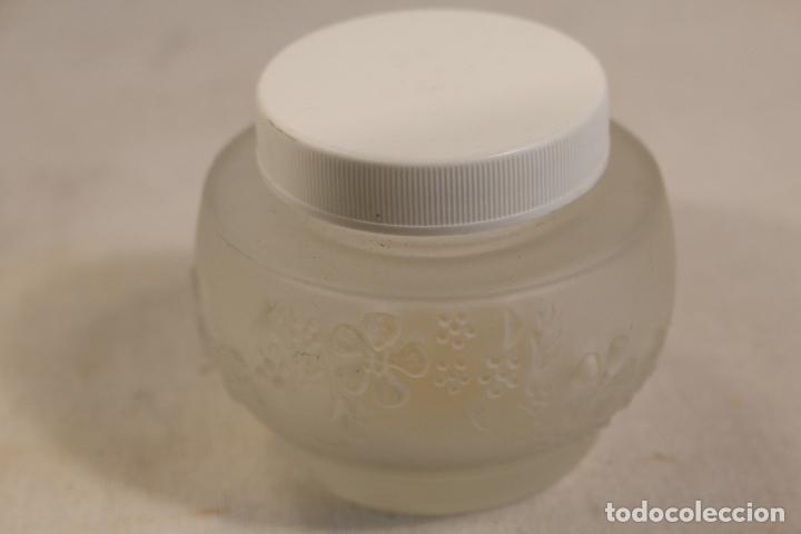 Miniaturas de perfumes antiguos: tarro crema avon - Foto 1