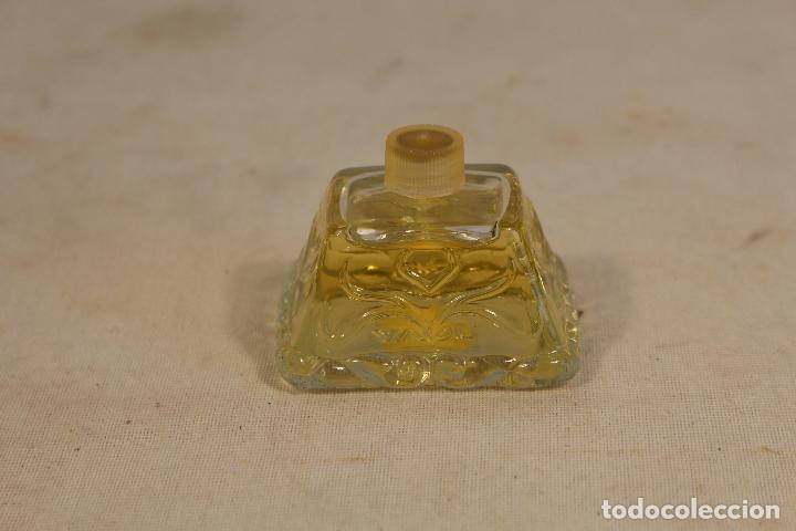 Miniaturas de perfumes antiguos: botella  de colonia avon - Foto 1