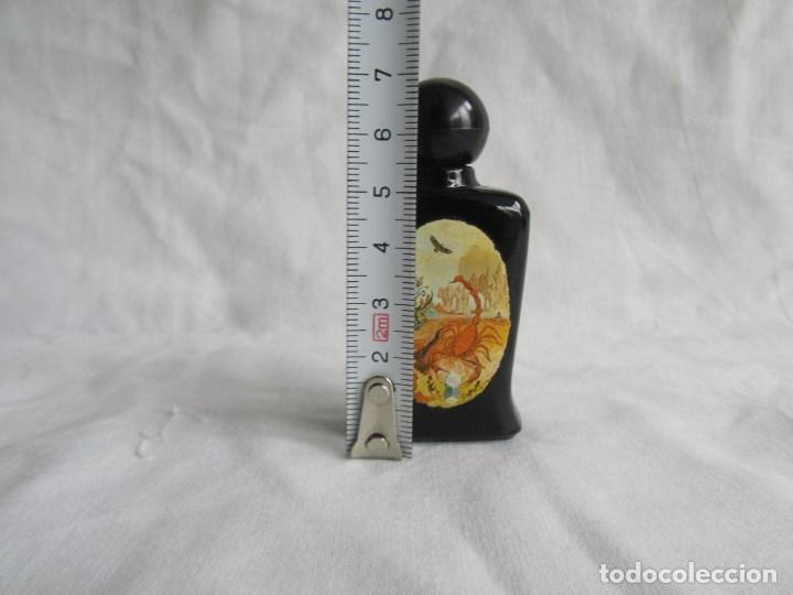 Miniaturas de perfumes antiguos: Frasco de perfume Escorpio - Foto 2