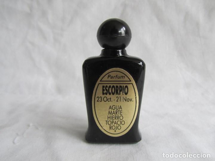 Miniaturas de perfumes antiguos: Frasco de perfume Escorpio - Foto 3