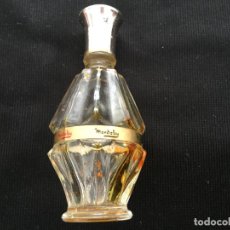 Miniaturas de perfumes antiguos: ANTIGUA BOTELLA DE PERFUME MANDALAY DE VERA.. Lote 116531239