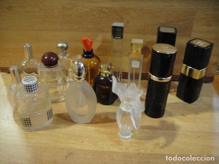 Miniaturas de perfumes antiguos: lote de botellas de perfumes - Foto 1