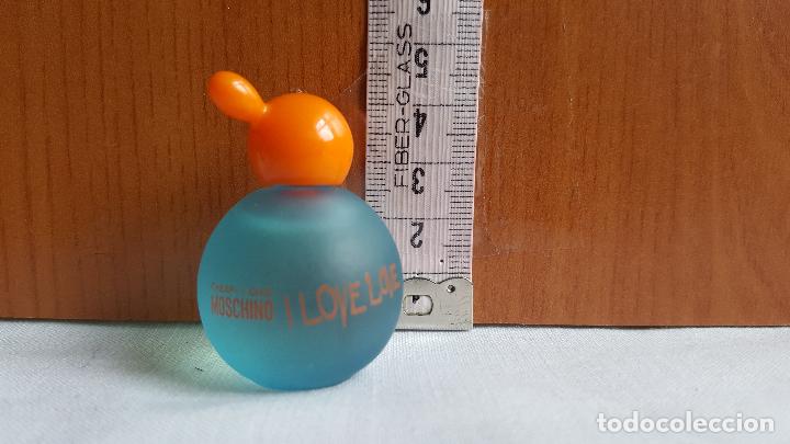&Eacute;chantillons de parfums anciens: miniatura moschino love love