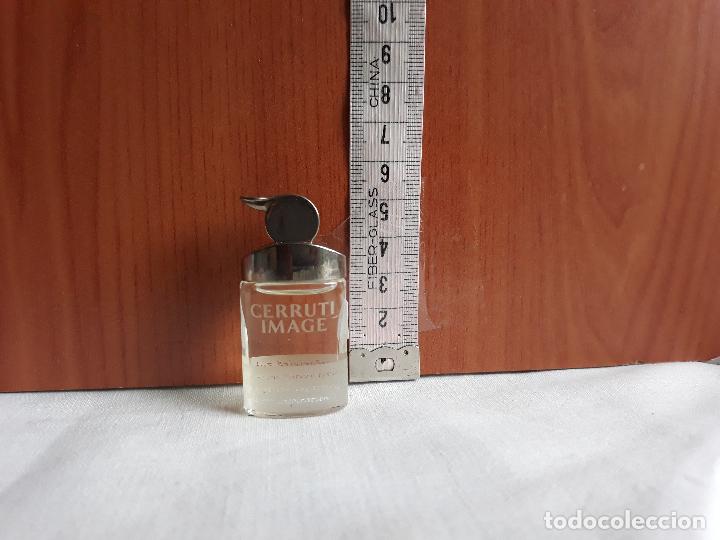 Miniaturas de perfumes antiguos: miniatura cerruti image - Foto 1