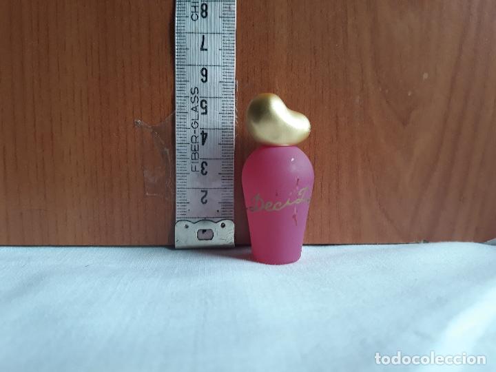 Miniaturas de perfumes antigos: miniatura nina ricci