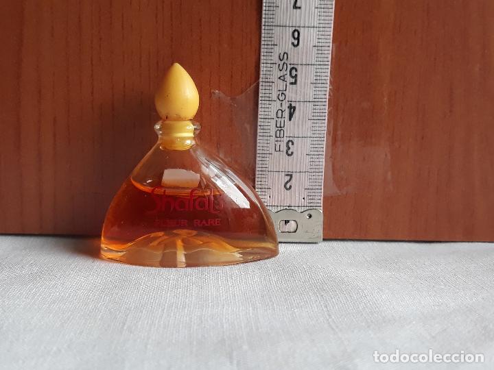 Miniaturas de perfumes antigos: miniatura shafali fleur rare