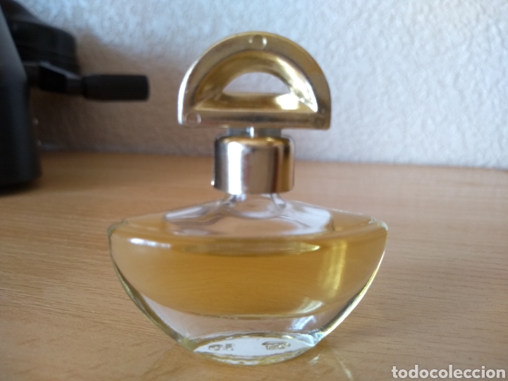 Miniatures of antique perfumes: **PRECIOSA BOTELLITA EN MINIATURA DE PERFUME (5/5 CM)**