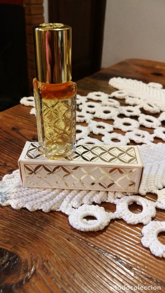 Miniaturas de perfumes antiguos: AVON ROLLON. - Foto 1