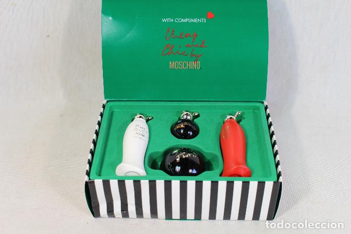 Miniaturas de perfumes antiguos: lote eau de toilette y complementos moschino - Foto 3