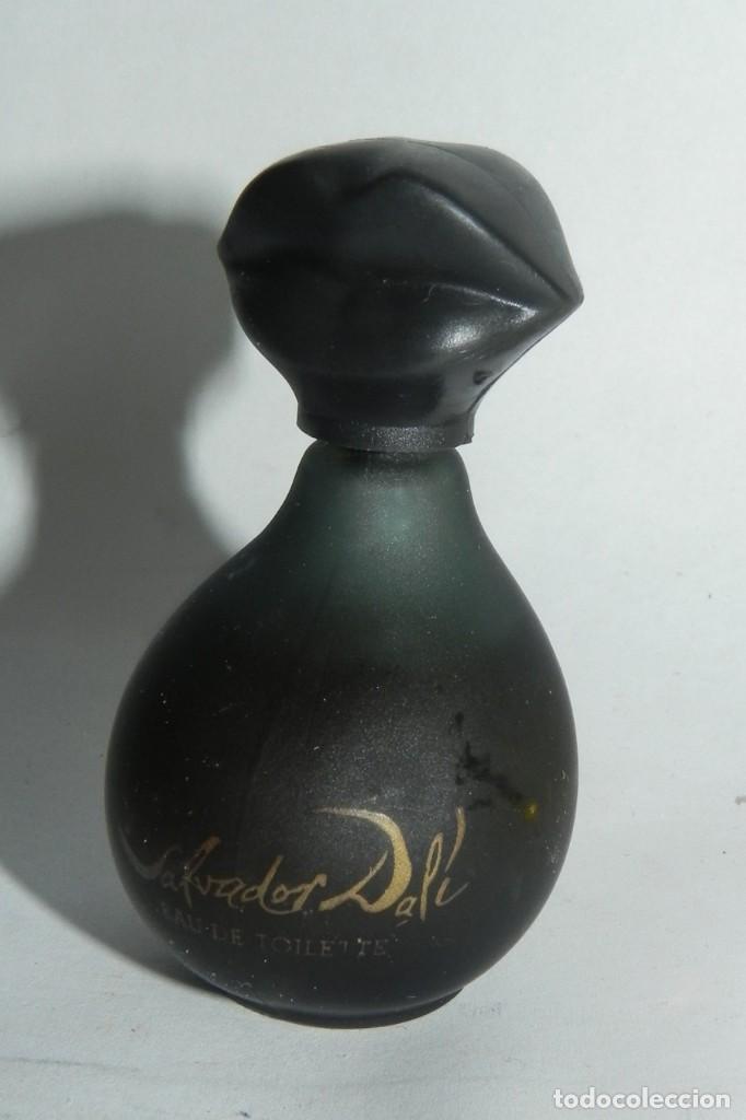 Miniaturen von alten Parf&uuml;men: FRASCO MINIATURA DE PERFUME DE SALVADOR DALI, CONTIENE PERFUME.