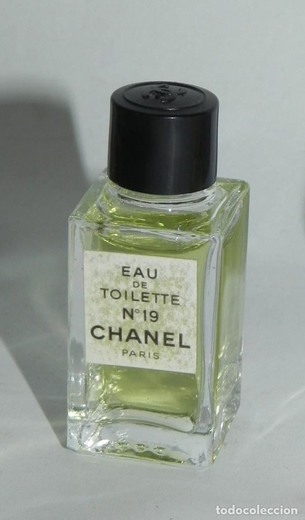 Miniaturen von alten Parf&uuml;men: PERFUME MINIATURA CHANEL N&ordm; 19,  PARIS.