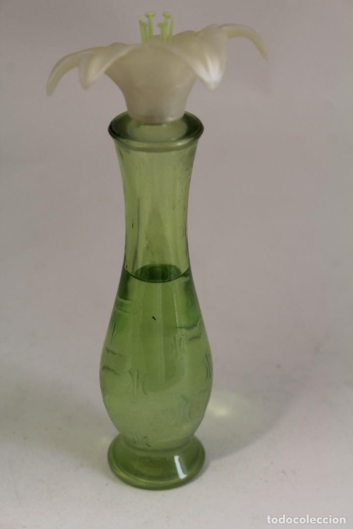 Miniaturas de perfumes antiguos: botella flor -  colonia avon - Foto 2