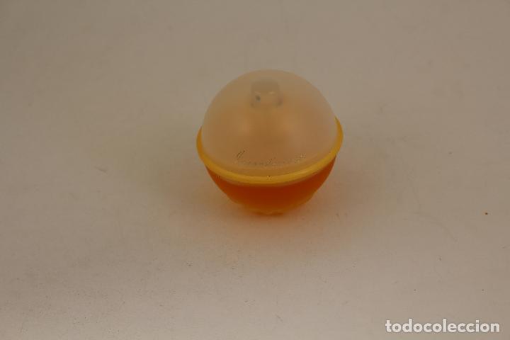 Miniaturas de perfumes antiguos: botella tarro -perfume - avon - - Foto 3