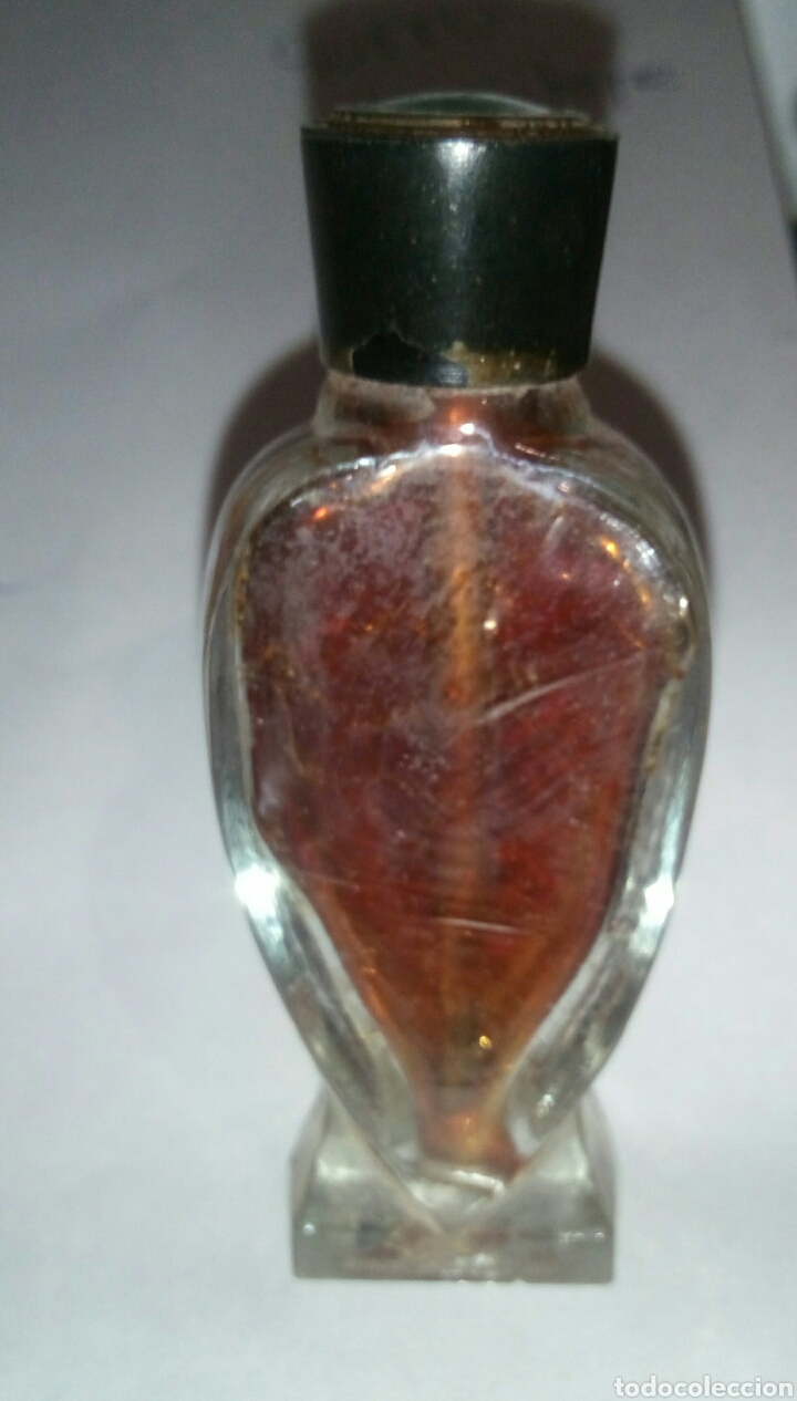 Miniaturas de perfumes antiguos: Esmalte laca u&ntilde;as Marilu - Foto 2