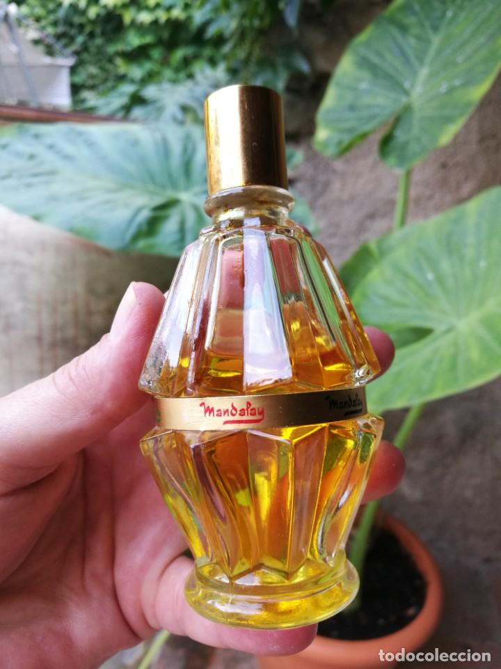 Miniatures of antique perfumes: ANTIGUO MANDALAY de VERA.