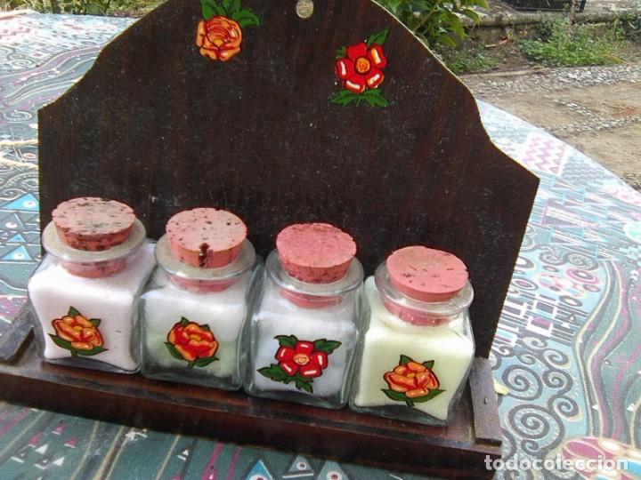 Miniatures of antique perfumes: Recoleto expositor de madera con algodon de colores - sin uso - vintage 80&acute;s